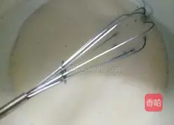 Illustration of how to make eight-inch chiffon cake (back-egg method) 4