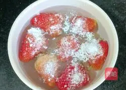 Strawberry Muffin Cake Recipe Illustration 1