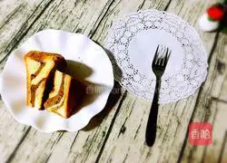 Illustration of how to make two-color chiffon cake 16