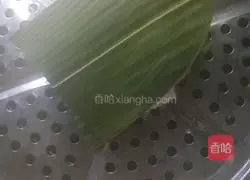 Illustration of how to make rice cakes wrapped in bamboo leaves 5