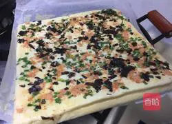 Chives Illustration of how to make seaweed and meat floss cake rolls 20