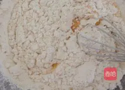 Illustration of how to make banana chiffon cake (eight inches) 5