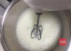 Illustration of how to make chive and meat floss cake rolls 5