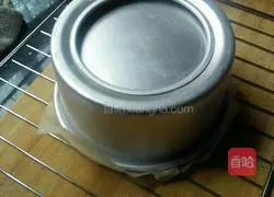 Black Raisin Cake Roll Recipe Illustration 11