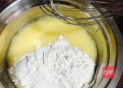 Illustration of how to make chiffon cake 3