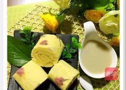 Illustration of how to make cherry strawberry jam cake roll 10