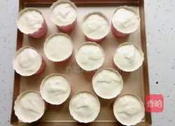 Illustration of how to make cup chiffon cake 12
