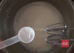 Illustration of how to make 8-inch chiffon cake 10