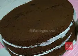 Chocolate Chiffon Cake Recipe Illustration 7