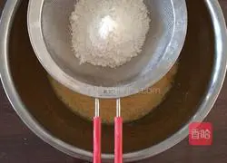 Illustration of how to make 8-inch chiffon cake 7