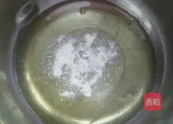 Cow pattern cake roll.Illustration of how to make it 6