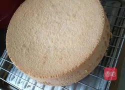 Illustration of how to make cream fruit cake 1