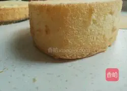 Illustration of how to make chiffon cake 17