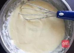 Illustration of how to make chiffon cake 6