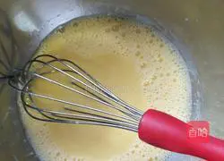 Strawberry Jam Cake Roll Recipe Illustration 3