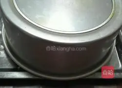 Illustration of how to make two-color chiffon honey bean cake 18