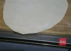 Illustration of how to make shredded thousand-layer pancakes 3