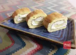 Illustration of how to make cream cake roll 21