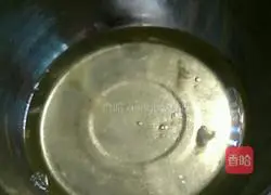 Illustration of how to make matcha-flavored zebra pattern chiffon cake 3