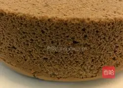 Illustration of how to make eight-inch cocoa chiffon cake 8