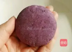 Illustration of how to make steamed purple sweet potato cakes 6