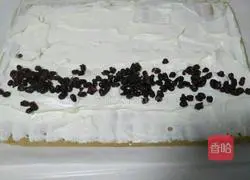 Illustration of how to make Matcha Honey Bean Cake Roll 8 