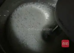 Illustration of how to make chiffon cake 4