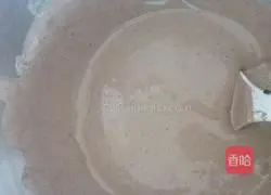 Illustration of how to make 8-inch cocoa chiffon cake 11