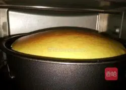 Illustration of how to make eight-inch matcha chiffon cake 14