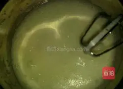Illustration of how to make Matcha-flavored zebra pattern chiffon cake 7