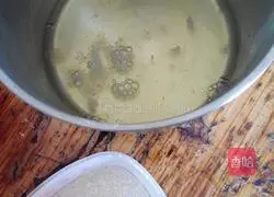 Illustration of how to make 8-inch chiffon cake 1