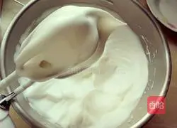 Illustration of how to make rice cooker chiffon cake 9