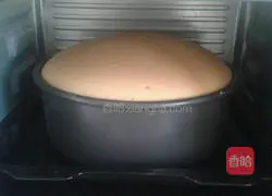 Illustration of how to make chiffon cake 3