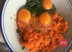 Illustration of how to make carrot pulp and spinach egg pancake 2