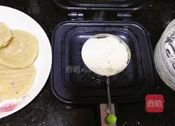 Illustration of how to make grape milk pancakes (round) 17