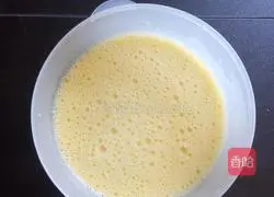 Illustration of how to make chiffon cake 3 