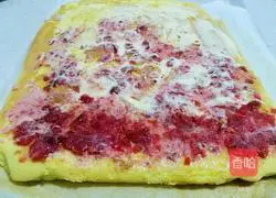 Illustration of how to make pumpkin puree cake roll 19