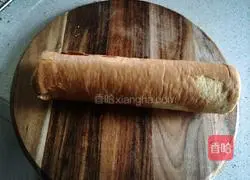 Illustration of how to make orange jam cake roll 19