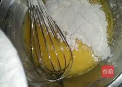 Illustration of how to make chiffon cake 4