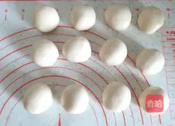 Illustration of how to make fresh meat cakes 11