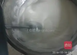 Illustration of how to make eight-inch chiffon heart-shaped cake 7