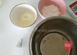 Illustration of how to dissolve egg white into beans 1