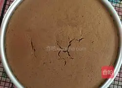 Illustration of how to make eight-inch cocoa chiffon cake 12