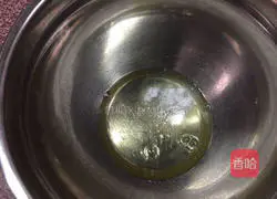 Illustration of how to make six-inch chiffon cake 6