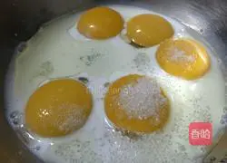 Illustration of how to make original chiffon cake cup 2