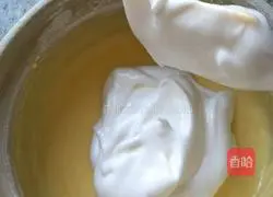 Illustration of how to make chiffon cake 9