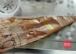 Illustration of how to make pattern cake rolls 8