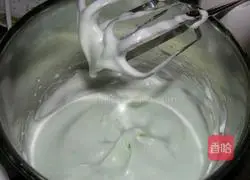 Illustration of how to make eight-inch cocoa chiffon cake 6