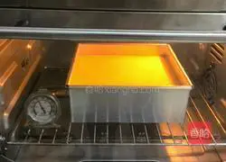 Illustration of how to make chiffon cake square mold 9