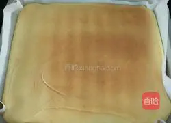 Illustration of how to make meat floss cake rolls 12